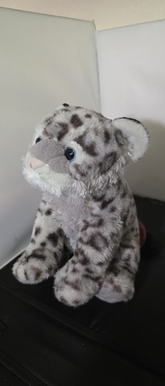 Wild Republic Sitting SNOW LEOPARD 11” Plush Stuffed Toy K1